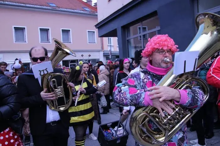 Unzählige Besucher säumten die Route des Umzuges, der von der Judenburgerstraße über die Kärntnerstraße, die Quergasse Richtung Zentrum mit Zielpunkt Rathausplatz führte.