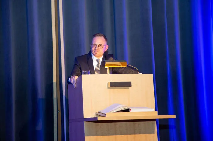 Elie Rosen, Präsident der jüdischen Gemeinde Graz, ging in seiner differenzierten Rede auf das Leben der Jüdinnen und Juden in der steirischen Landeshauptstadt, damals, aber auch heute ein.