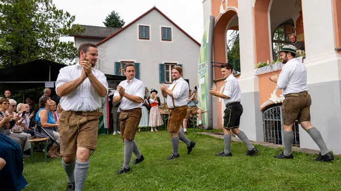 Jede Menge Musik und Volkstanz ...