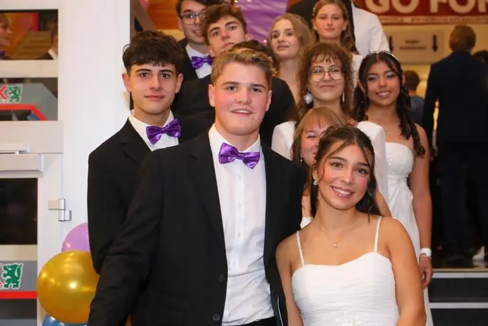 Die Maturantinnen und Maturanten hoffen auf zahlreiche Ballgäste