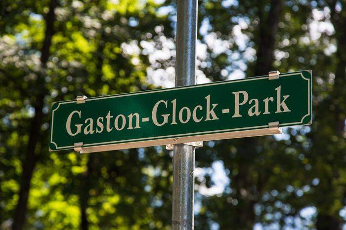 Der Gaston-Glock-Park befindet sich neben dem Werk in Ferlach