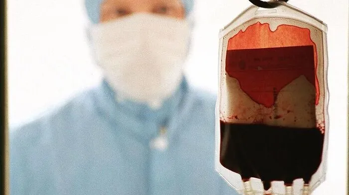 Für eine Stammzellenspende wird Blut genommen, um bestimmte Faktoren abzuklären. Maximilian aus Vordernberg braucht dringend einen Spender