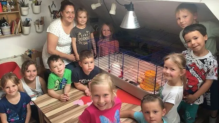 Der Kindergarten Arnfels ist täglich 11 Stunden lang geöffnet und schließt im Sommer für sieben Wochen