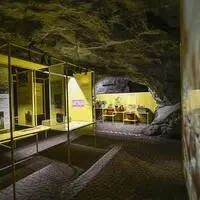 Das kärnten.museum erweitert den Botanischen Garten um einen besonderen Ausstellungsort: den Museumstollen ÜBER.LEBEN.