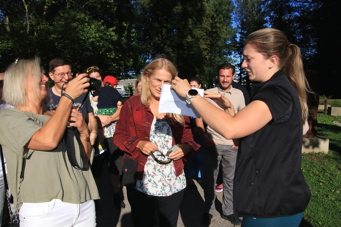 Weitere „Theater to Go“- Vorführungen im Schlosspark Greißenegg gibt es am Samstag, 7., Freitag 13., Samstag 14. August jeweils um 18.00 und 19.30 Uhr sowie Sonntag, 15. August um 15.00 Uhr.