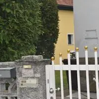 Ein Zaun in der Nähe des Tatorts im niederösterreichischen Sooß