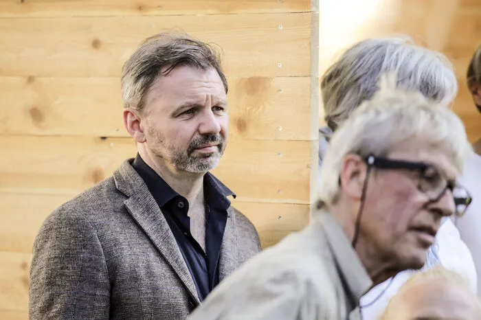 Unter anderem stellten sich Stadttheater Florian Scholz (l.) . . .
