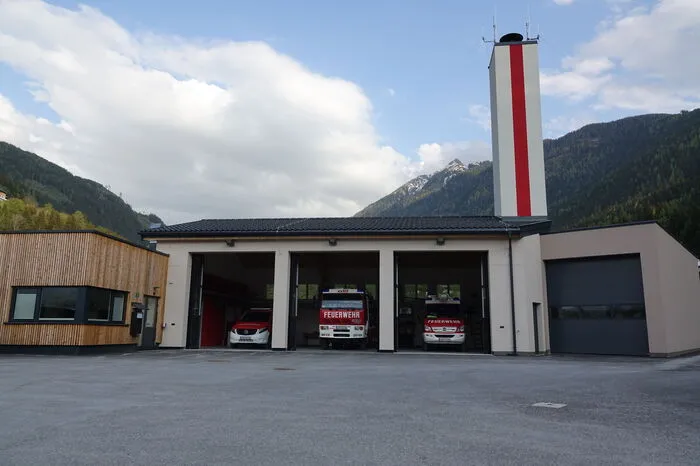 Seit 26. Oktober 2021 residiert man nun in dem neuen Gebäude, mit drei Garagenplätzen und Waschbox. Zudem gibt es eine...