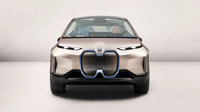 Mehr als ein Showcar, sondern gleich den ganzen Zukunftsbaukasten der BMW Group haben die Bayern in Form der Studie Vision iNext ausgepackt.