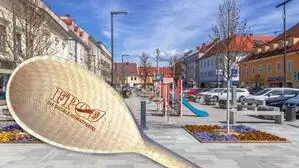 Holzlöffel gab es am Knittelfelder Hauptplatz zum Weltfrauentag, allerdings nicht nur für Frauen