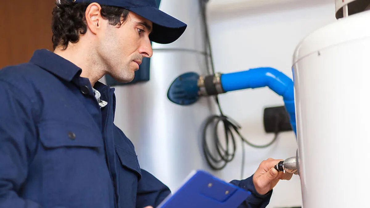 Ein neues Heizsystem kostet Zeit und Geld, sollte sich aber bis 2040 bei bis zu 1,5 Millionen Haushalten ausgehen