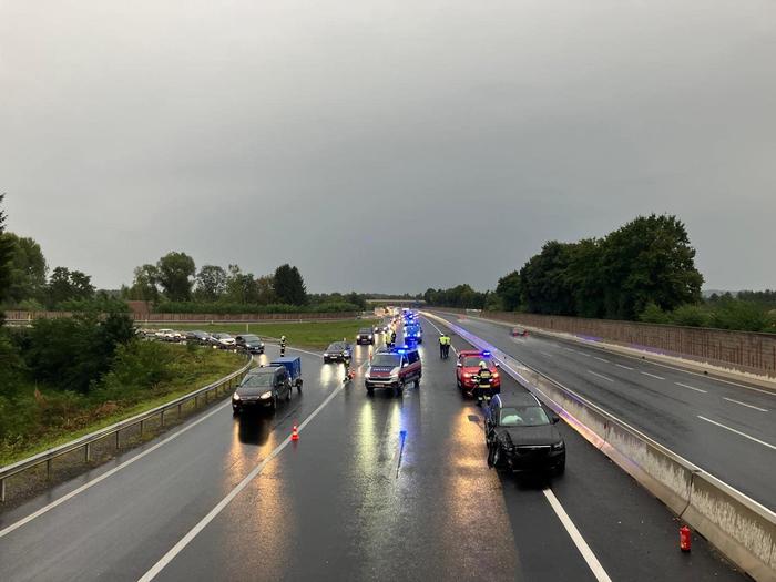 Sonntagabend kam es auf der A9 bei Vogau/Straß zu einem Auffahrunfall