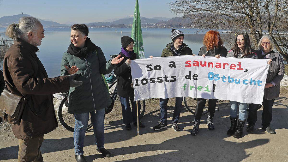 Bereits im Landtagswahlkampf suchte Voglauer in der Ostbucht des Wörthersees das Gespräch mit Personen, die auch gegen das Zubetonieren sind