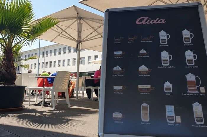 ... AÏDA-Café öffnete seine Pforten. Es ist das erste steirische Café...
