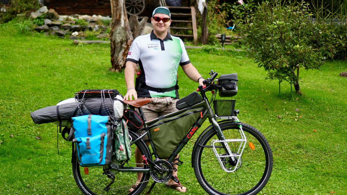 Gaar bestreitet seine Reise auf einem speziell für lange Touren ausgerichteten Fahrrad