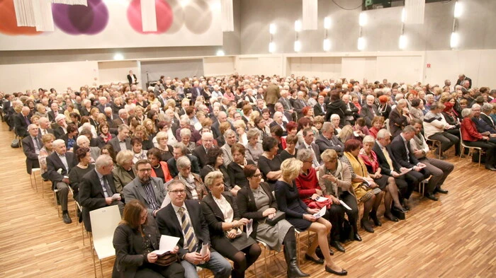 So viele Operetten-Liebhaber hat man am Sonntagabend in der St. Veiter Blumenhalle schon lange nicht mehr gesehen.  