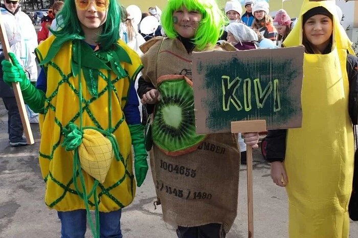 Auf einer Länge von rund einem Kilometer präsentierten sich die Besucherinnen und Besucher von ihrer kreativsten Seite.
