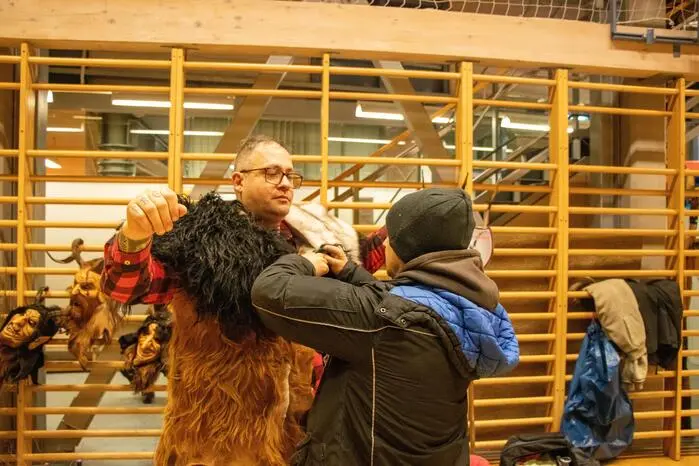 Umgezogen haben sich die Teilnehmer des Laufes in der Sporthalle der Mittelschule Bruck.