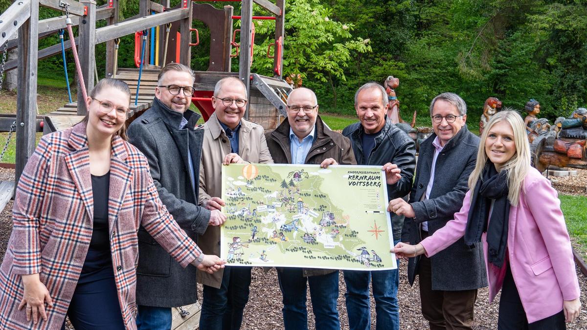 Christiane Holler-Wind (Bärnbach), Helmut Linhart
(Köflach), Bernd Osprian (Voitsberg), Kurt Riemer (Maria Lankowitz),
Ernst Muhr (Fratz Graz), Johannes Schmid (Rosental an der Kainach) und 
Nora Arbesleitner (Regionalmanagement Steirischer
Zentralraum GmbH)