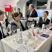 Zwölf verschiedene Weine wurden degustiert