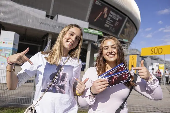 Leni und Lena sind aus Bayern angereist