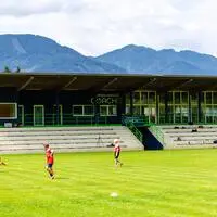 Im Drautalstadion trainieren jetzt Nachwuchskicker der Fußballschule Coach13 von Martin Hinteregger