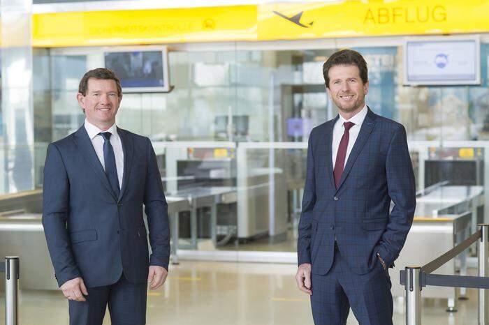 Flughafen Geschäftsführer Jürgen Löschnig und Wolfgang Grimus (von links)