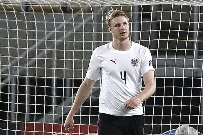 Martin Hinteregger: 3 Biss sich trotz seiner Rippenschmerzen tapfer durch die Partie. Verursachte mit einem Konzentrationsfehler das 0:1. Muss diesmal in der sonst souverän gelösten Sicherheitsfrage Abstriche machen. 