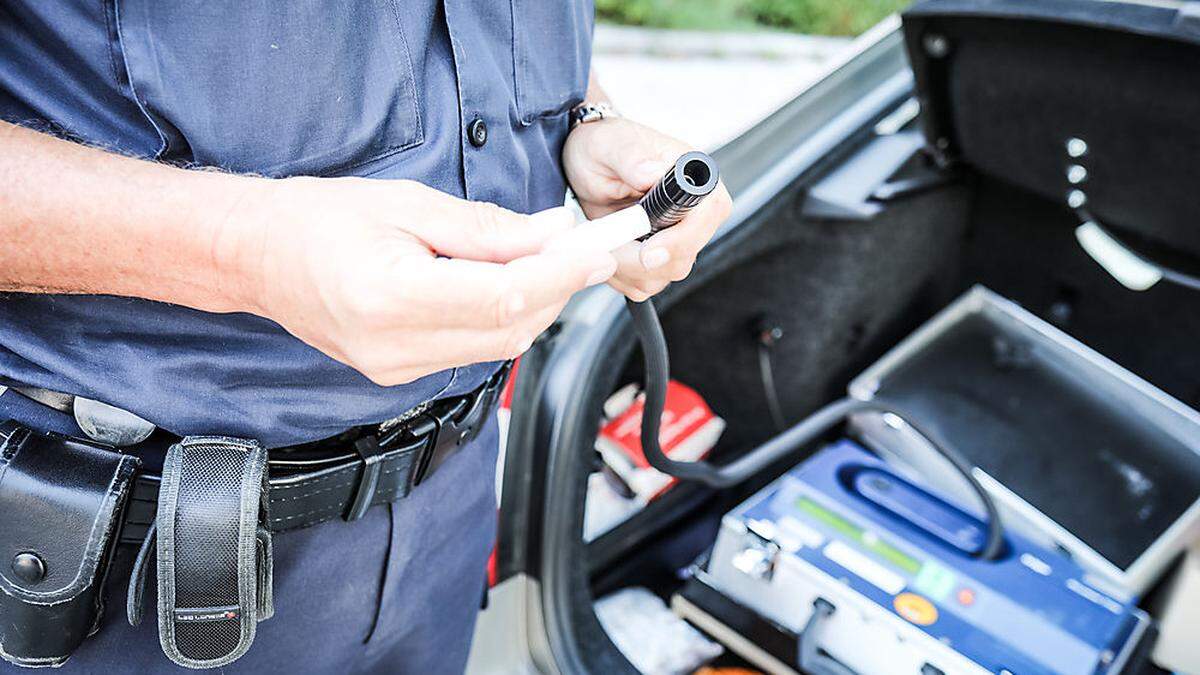 Alkohol-Testgerät der Polizei (Alkomat)