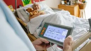 Auch die Pflege wird zunehmend von technischen Hilfsmitteln geprägt