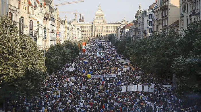 Wachsender Protest in Prag gegen den Regierungschef. Schon vor drei Wochen demonstrierten Tausende.