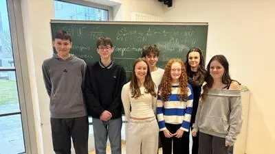 Einige Schülerinnen und Schüler der 6C des Alten Gymnasiums Leoben stellen sich der Challenge, drei Wochen auf das Smartphone zu verzichten