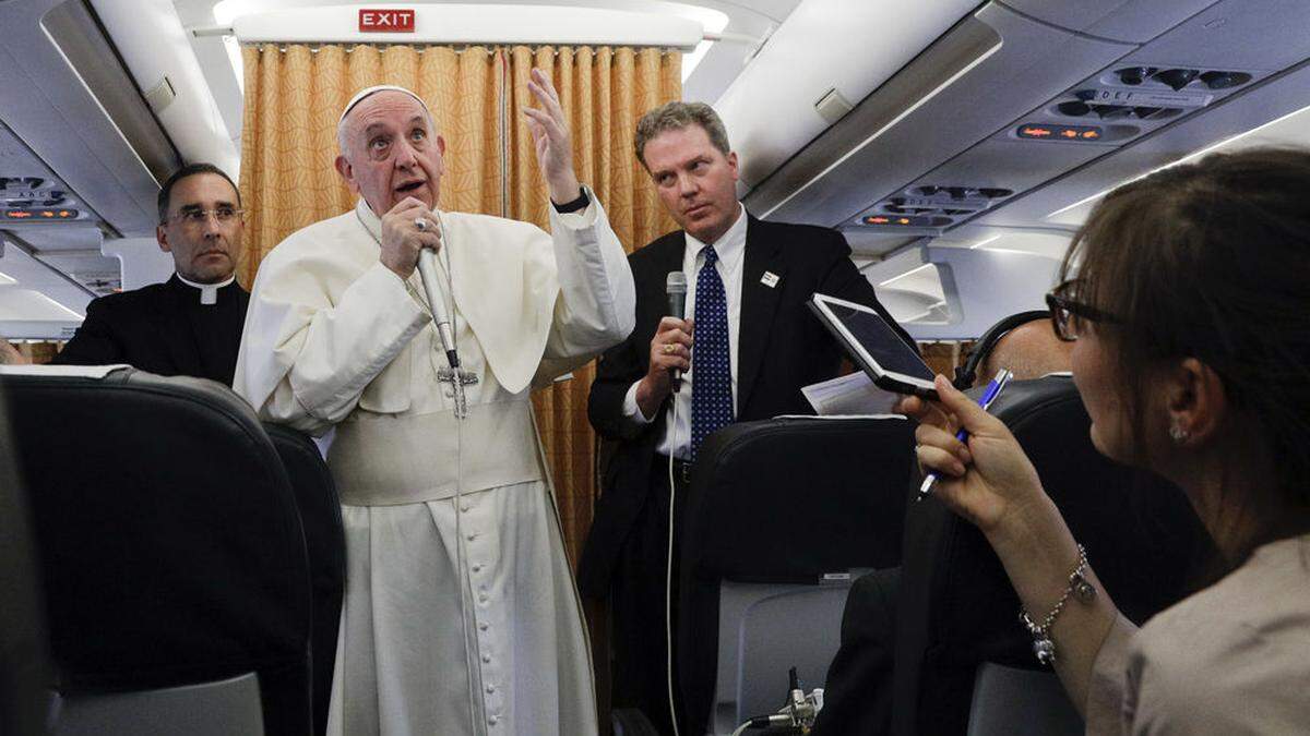 Der Papst bei einer &quot;fliegenden Pressekonferenz&quot;