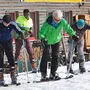 Integration auf Passailerisch: Hans Knoll mit drei Geflüchteten beim Skifahren