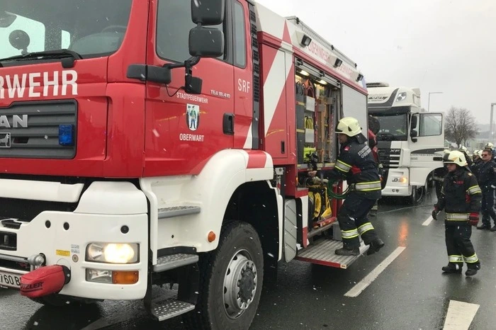Die Stadtfeuerwehr Oberwart nahm die notwendigen Bergungsarbeiten vor.