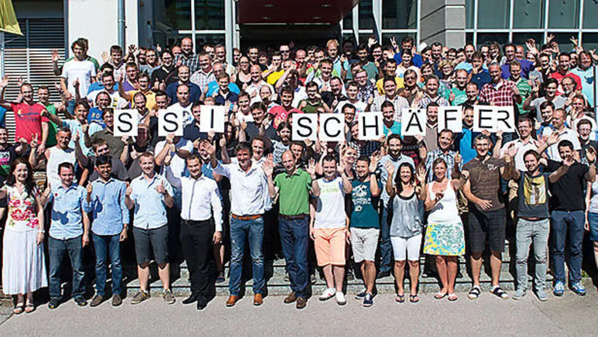 Stark im Zusammenhalt: das Team von Salomon Automatation