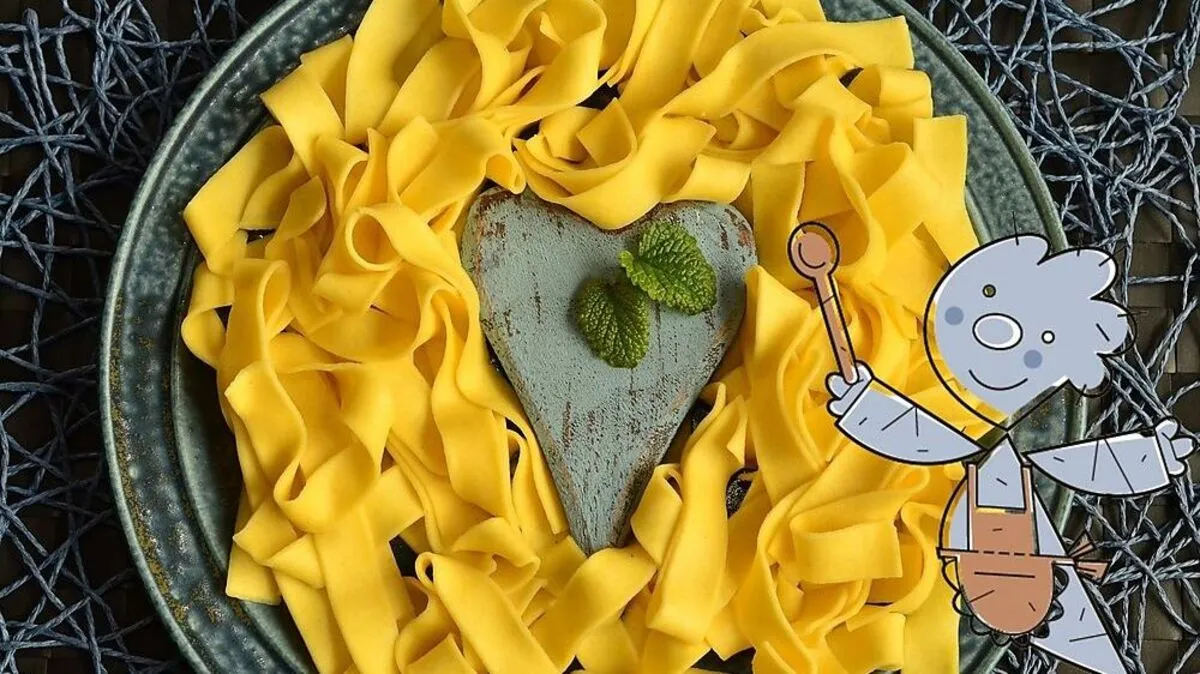 Kochen mit Bandnudeln (Symbolbild)