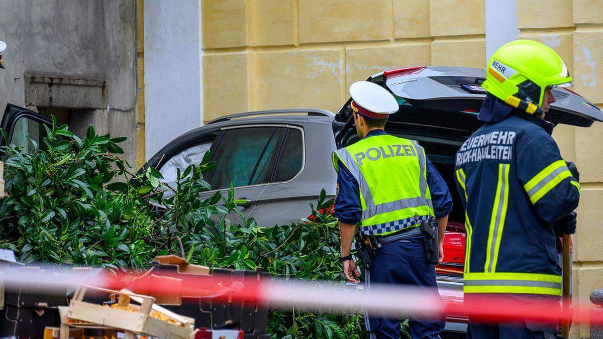 Ein 86 Jahre alter Pkw-Lenker hat einen schweren Unfall verursacht