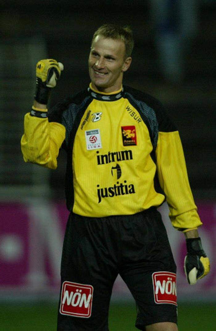 Wolfgang Knaller im Dress von Admira nach seinem 500. Bundesligaspiel