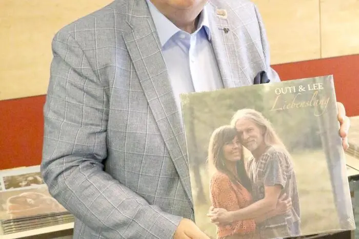 Übrigens: Als „Outi &amp; Lee“-Fans unter anderen gesichtet: Bürgermeister Walter Zemrosser (Foto), Faschingsstar Caba Lajko, der ehemalige Mölblinger Bürgermeister Franz Rainer sowie Kleine Zeitung-Teamleiter Hannes Steinmetz. 