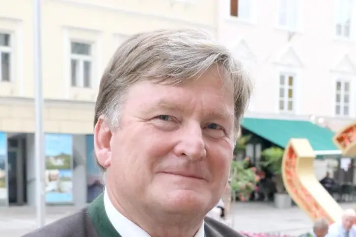 Mit launigen Worten führte Stiftspfarrer Christian Stromberger durch das Programm.