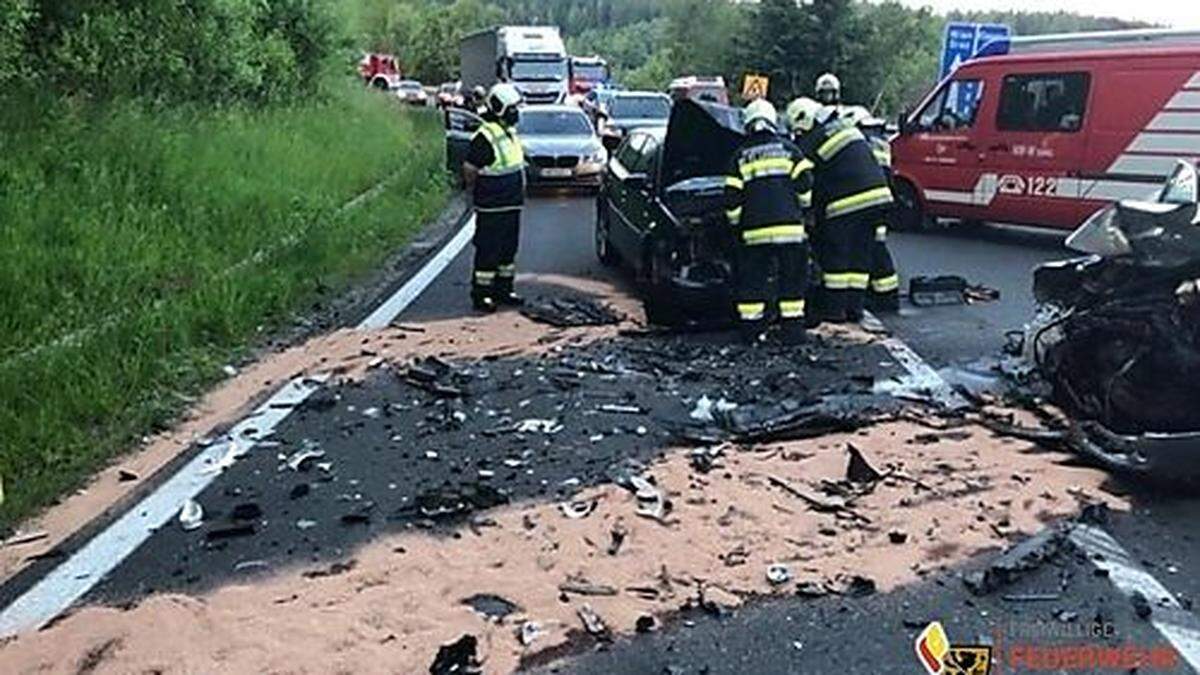 Ein fünfjähriges Mädchen ist bei dem furchtbaren Unfall ums Leben gekommen