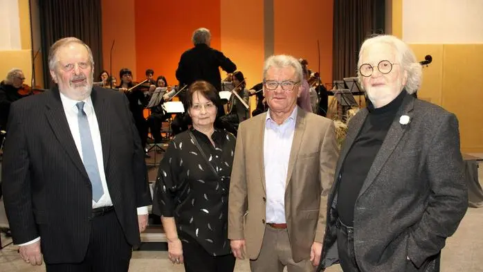 Bereits zum vierten Mal organisierte der Verein KuMo – Kultur Mooskirchen – unter Obmann Hugo Orgl (links) gemeinsam mit Elisabeth Peier, Petra und Edwin Reiter mit Unterstützung der Marktgemeinde Mooskirchen das Neujahrskonzert in der neuen Veranstaltungshalle.