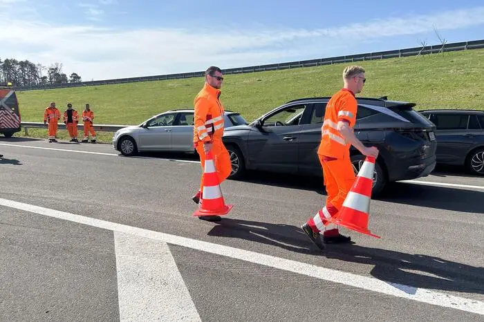 Danach konnten bereits die ersten Autofahrer von der Autobahn auf die Fürstenfelder Schnellstraße fahren.