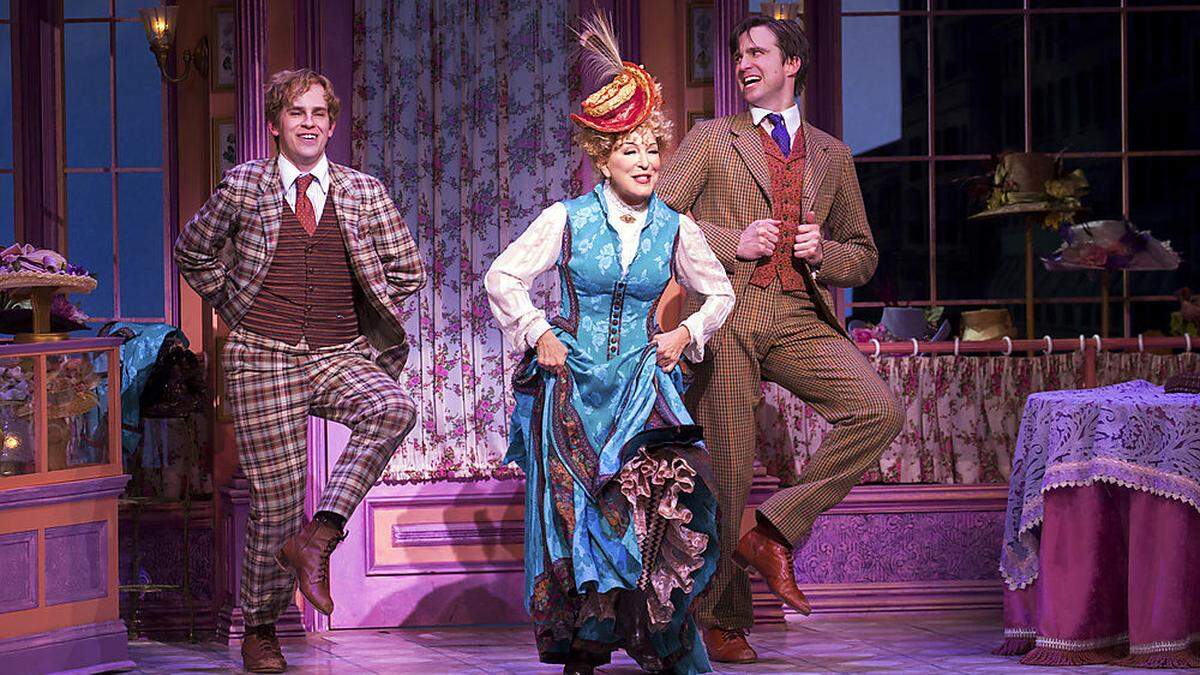 Taylor Trensch, Bette Midler, und Gavin Creel in &quot;Hello Dolly&quot;, das zehnfach nominiert wurde