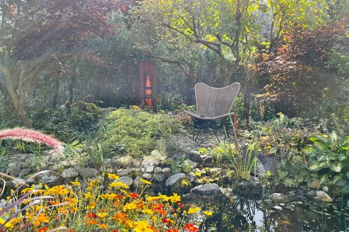 Einer von den drei Teichen im Garten.