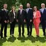ABD0067_20230526 - SALZBURG - ÖSTERREICH: (v.l.) Christian Pewny (FPÖ), Martin Zauner (FPÖ), Marlene Svazek (FPÖ), Salzburgs Landeshauptmann Wilfried Haslauer (ÖVP), Stefan Schnöll (ÖVP), Daniela Gutschi (ÖVP) und Josef Schwaiger (ÖVP) anlässlich der PK "Vorstellung der neuen Salzburger Landesregierung aus ÖVP und FPÖ am Freitag, 26. Mai 2023, in Salzburg. - FOTO: APA/BARBARA GINDL