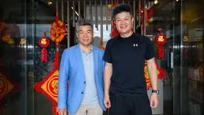 Hubert Hu (links) mit seinem jüngeren Bruder Mikel