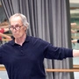 Michael (75) lernt an der Grazer Oper Ballett. 