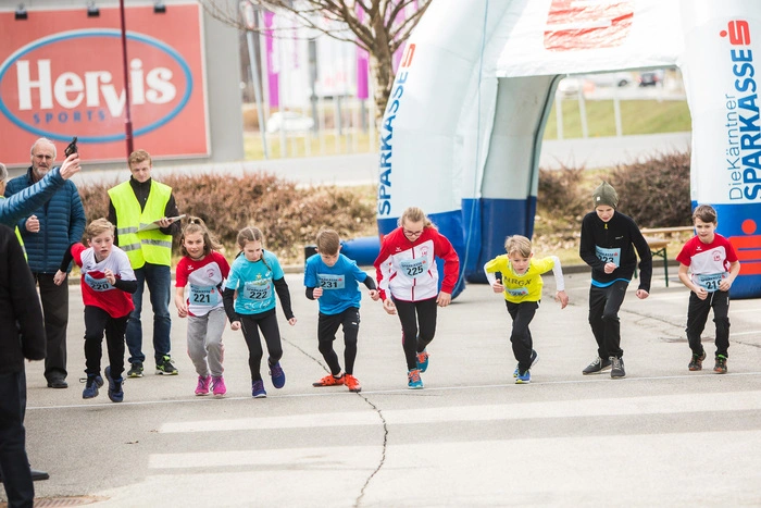 Auch die Jugend lief bei Streckenlängen zwischen 400 und 1200 Metern mit. 